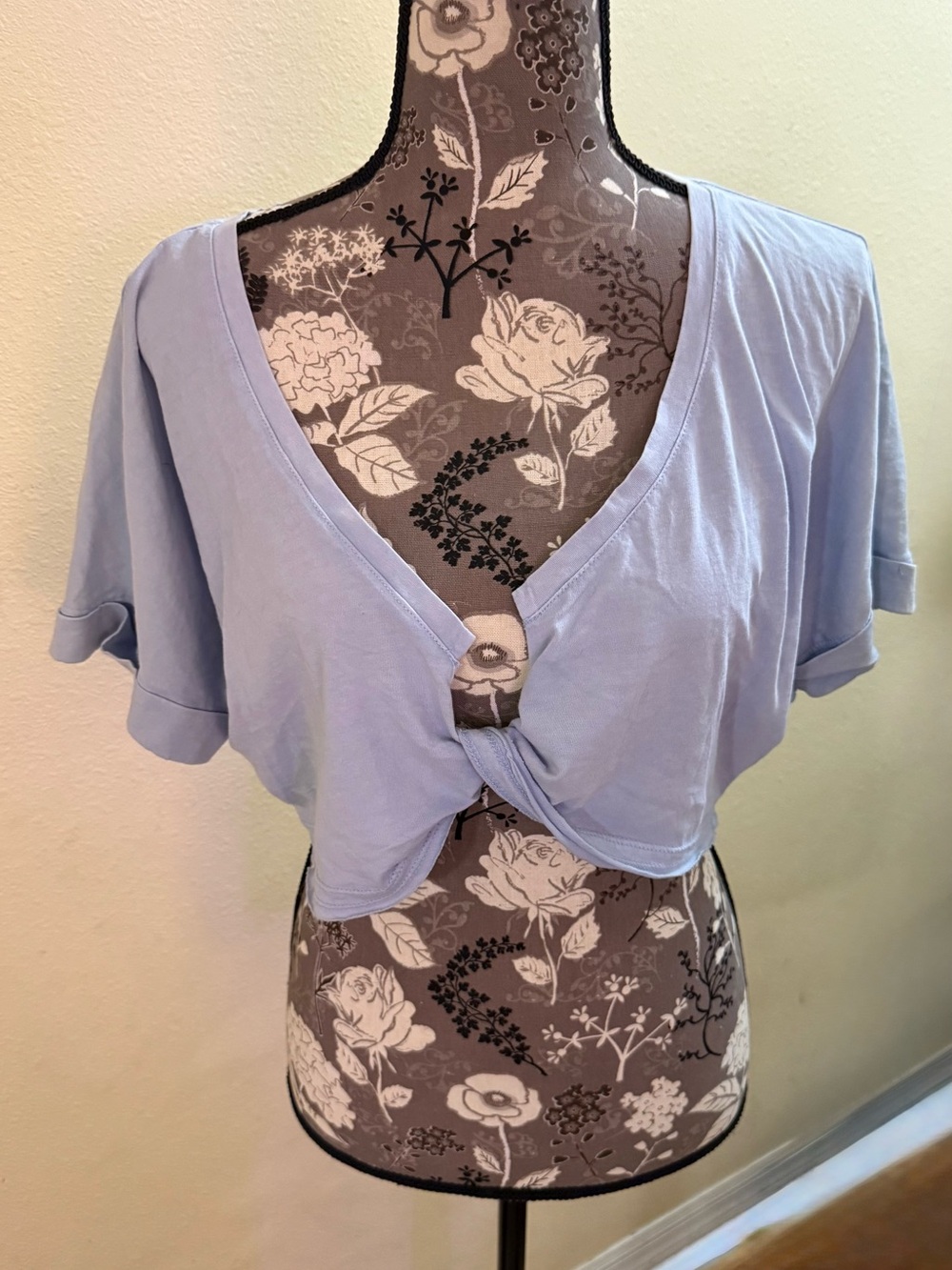 Anthropologie daily PRACTICE Knot-Front Women's Crop Top